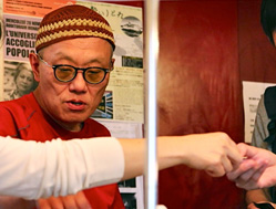 山崎春美氏